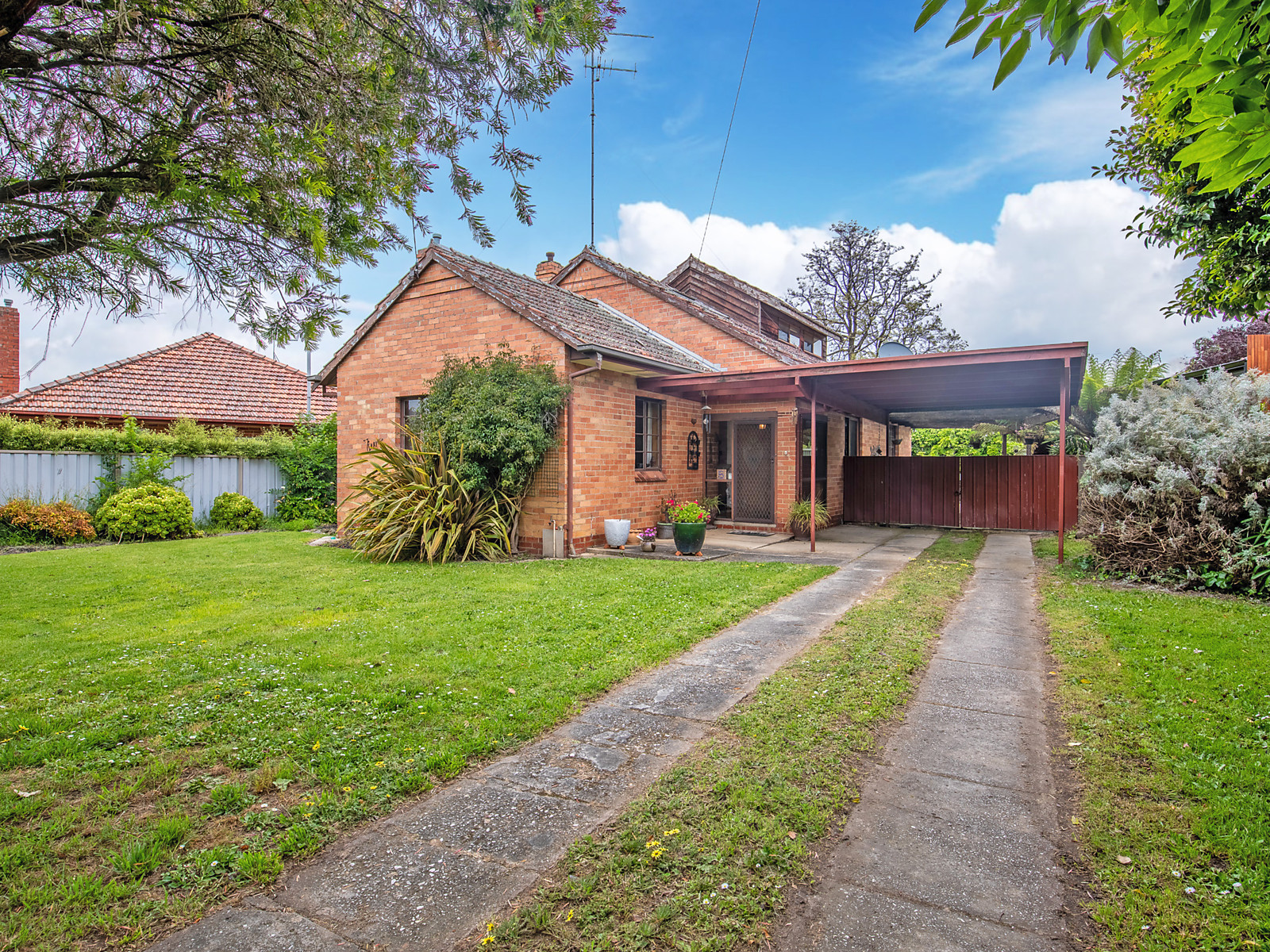 5 Muir Crescent, Newington 3 Bed House Private Treaty