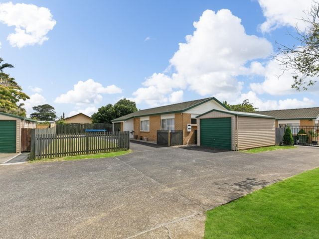 11A  Bill Phillip Place Clendon Park