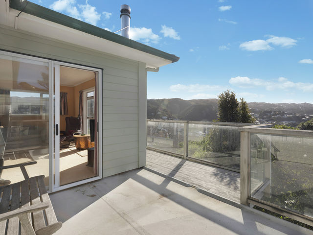 16 Bristol Street Island Bay