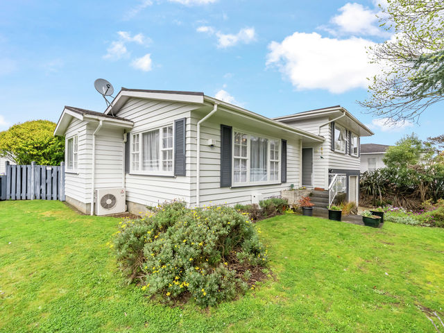8 Montana Road Totara Park