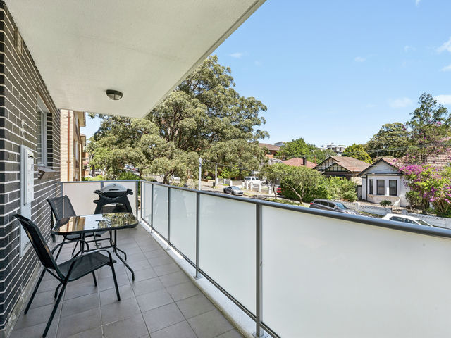 4/74-76 Hampton Court Road Carlton