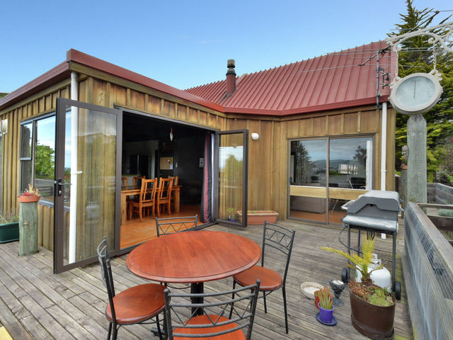 73 Easther Crescent Kew