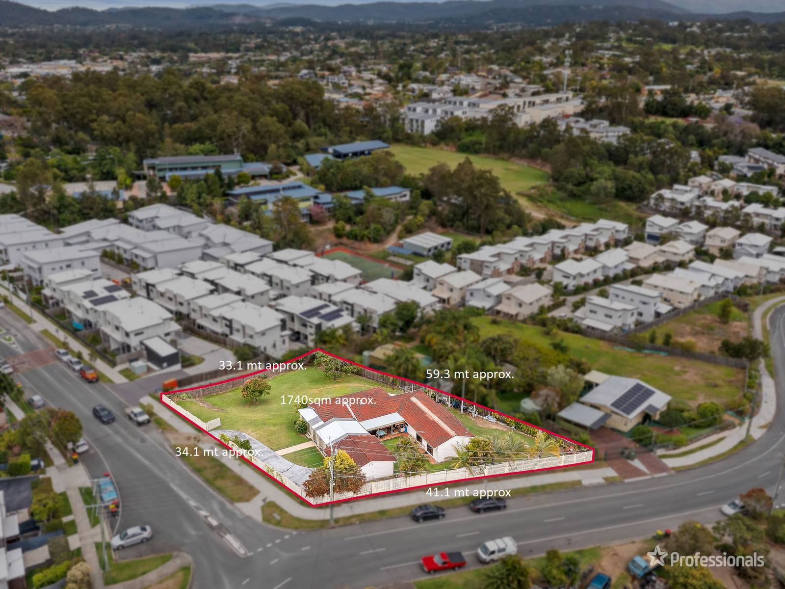 41 Henderson Road, Everton Hills 3 Bed House Expressions of Interest