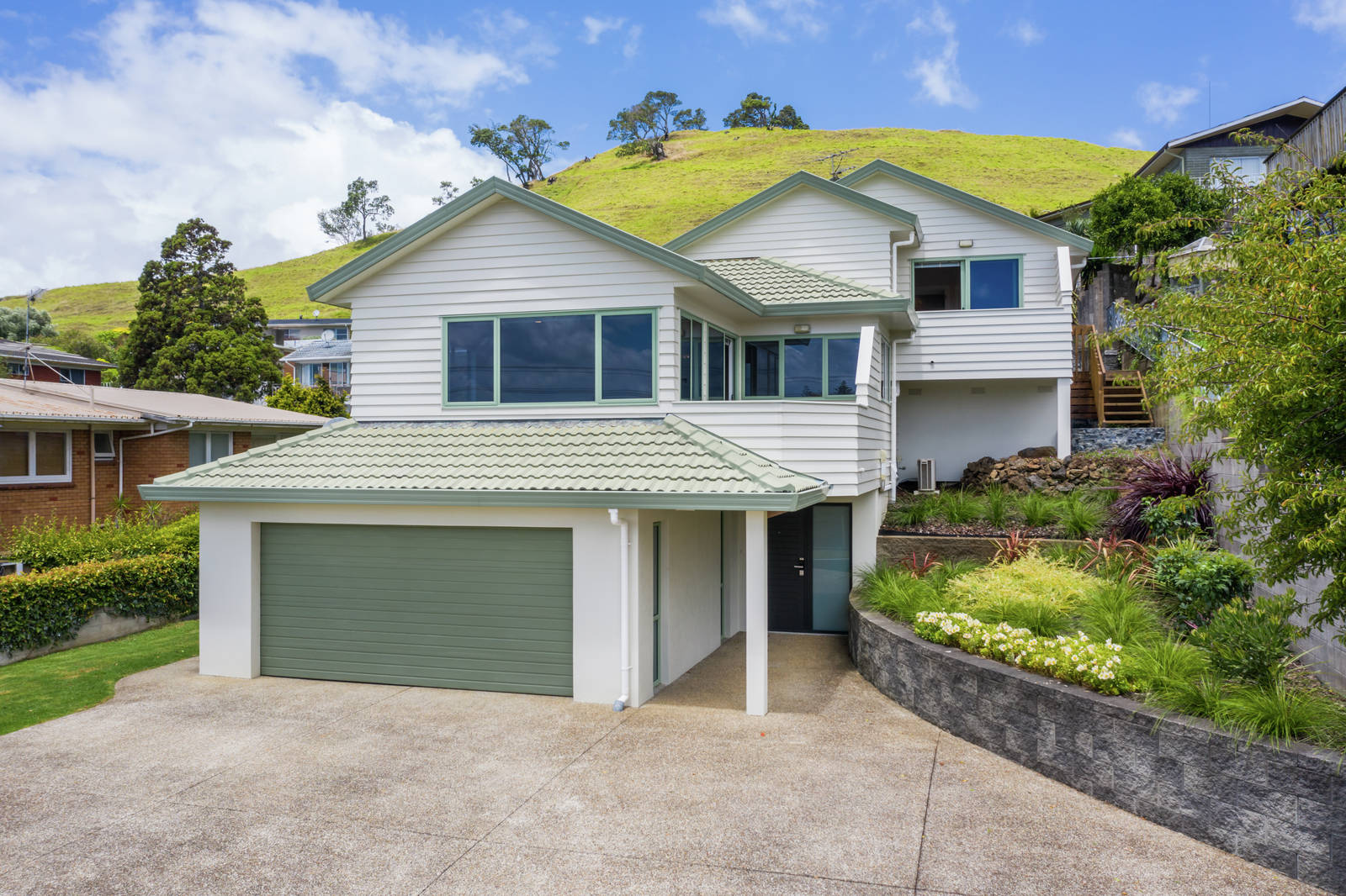 49 Taylor Road, Mangere Bridge 3 Bed House Auction