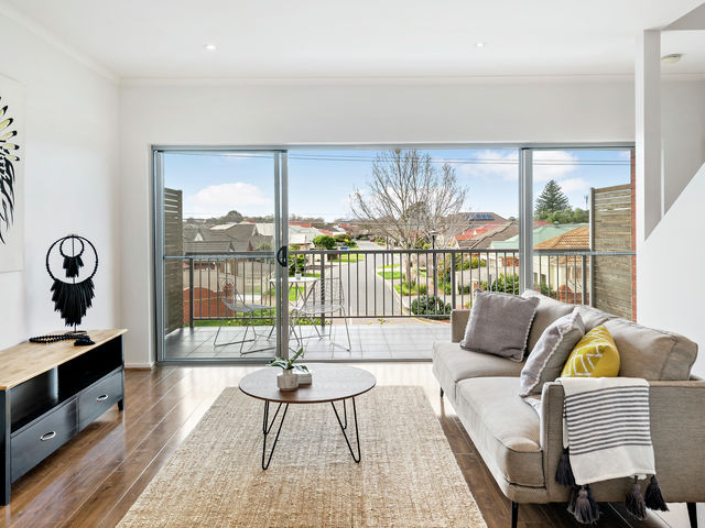 33/62 Hawker Street Brompton
