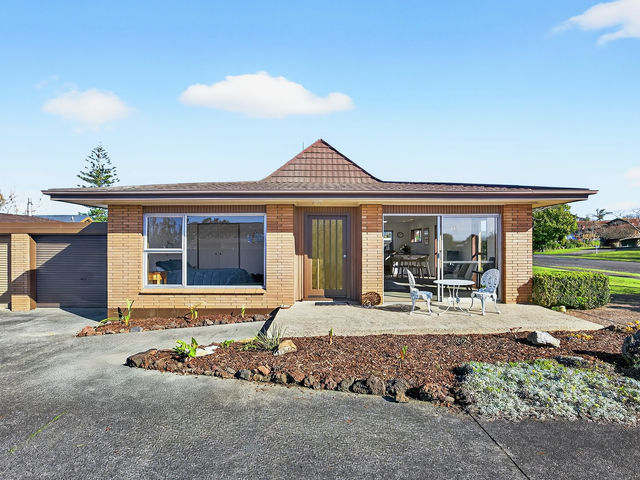 1/15 Serrita Avenue Sunnyhills