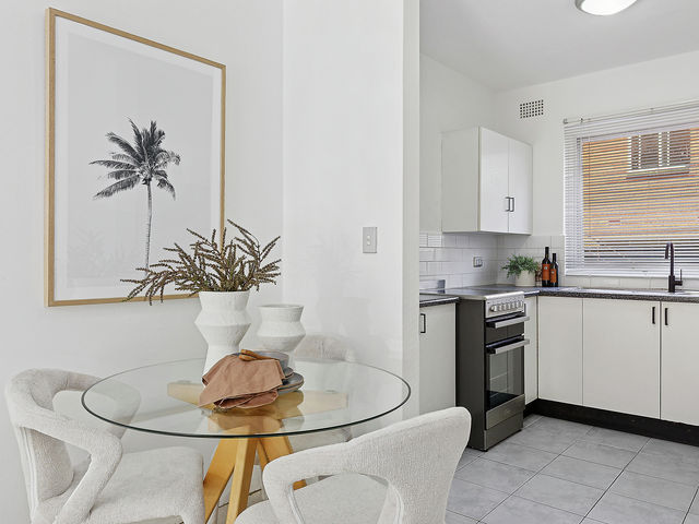 2/9 Ramsay Street Collaroy