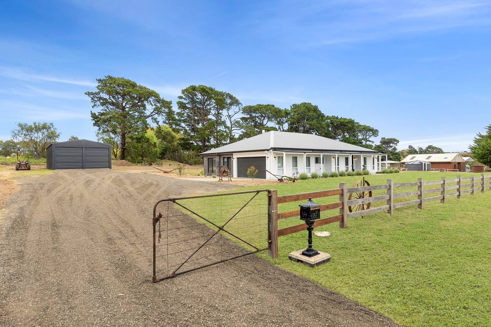 24B Yorkshire Close, Batesford 4 Bed House For Sale