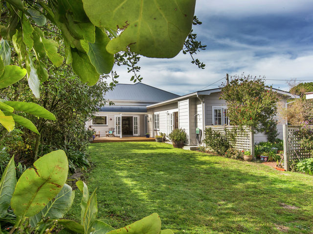 194 Onepu Road Lyall Bay