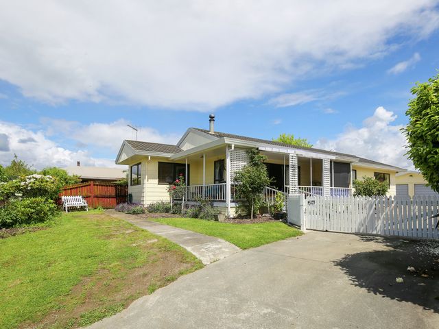 23 Martin Avenue Wakefield