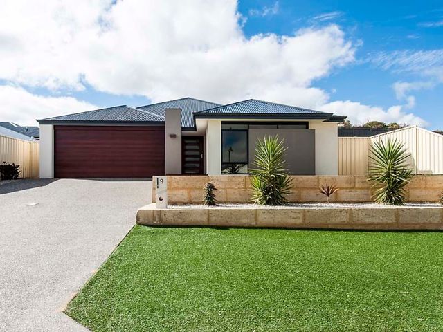 9 Chieftain Pass Madora Bay
