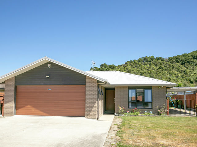 33 Sun Valley Grove Wainuiomata