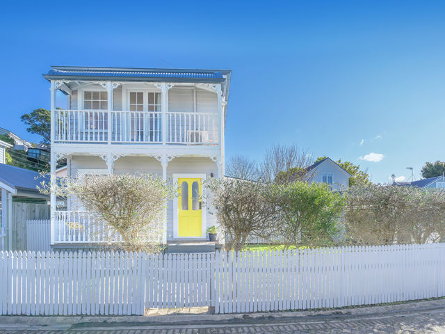 16 Beach Road Northcote Point