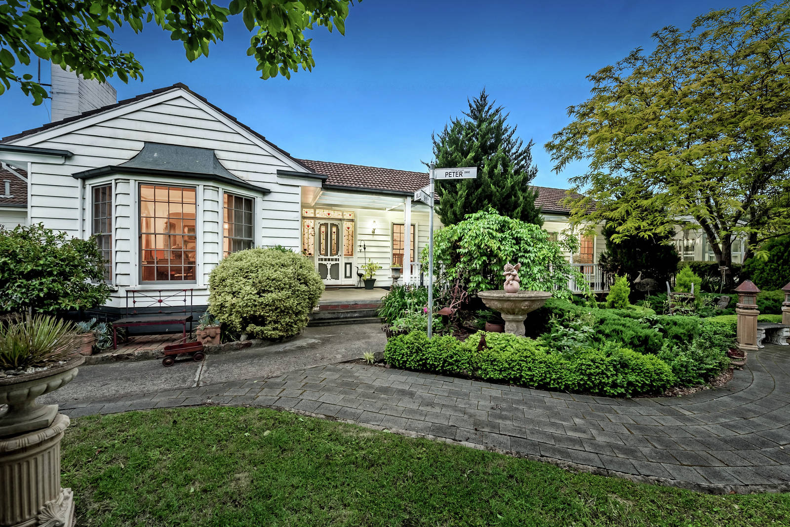 3840 Riddell Road, Sunbury 5 Bed House For Sale