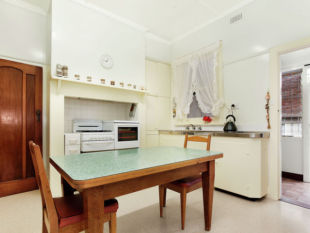52 Emily Street Carnegie
