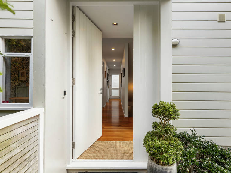 16 Clermont Terrace Kelburn
