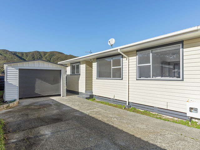 2/312 Wellington Road Wainuiomata