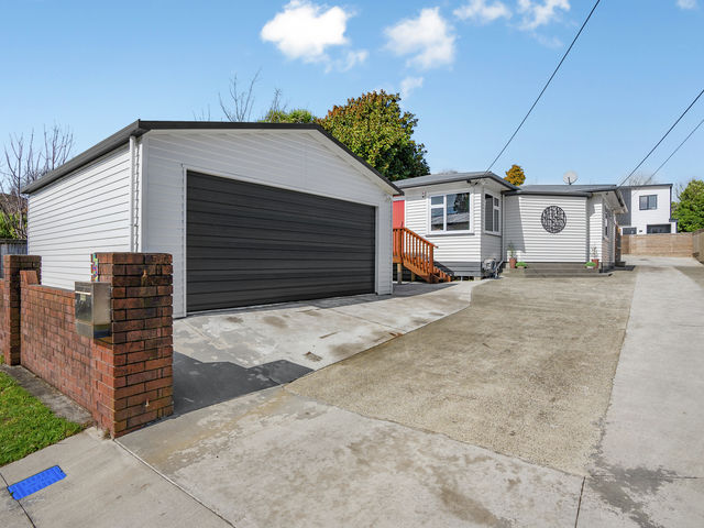 15 Rowe Parade Wainuiomata