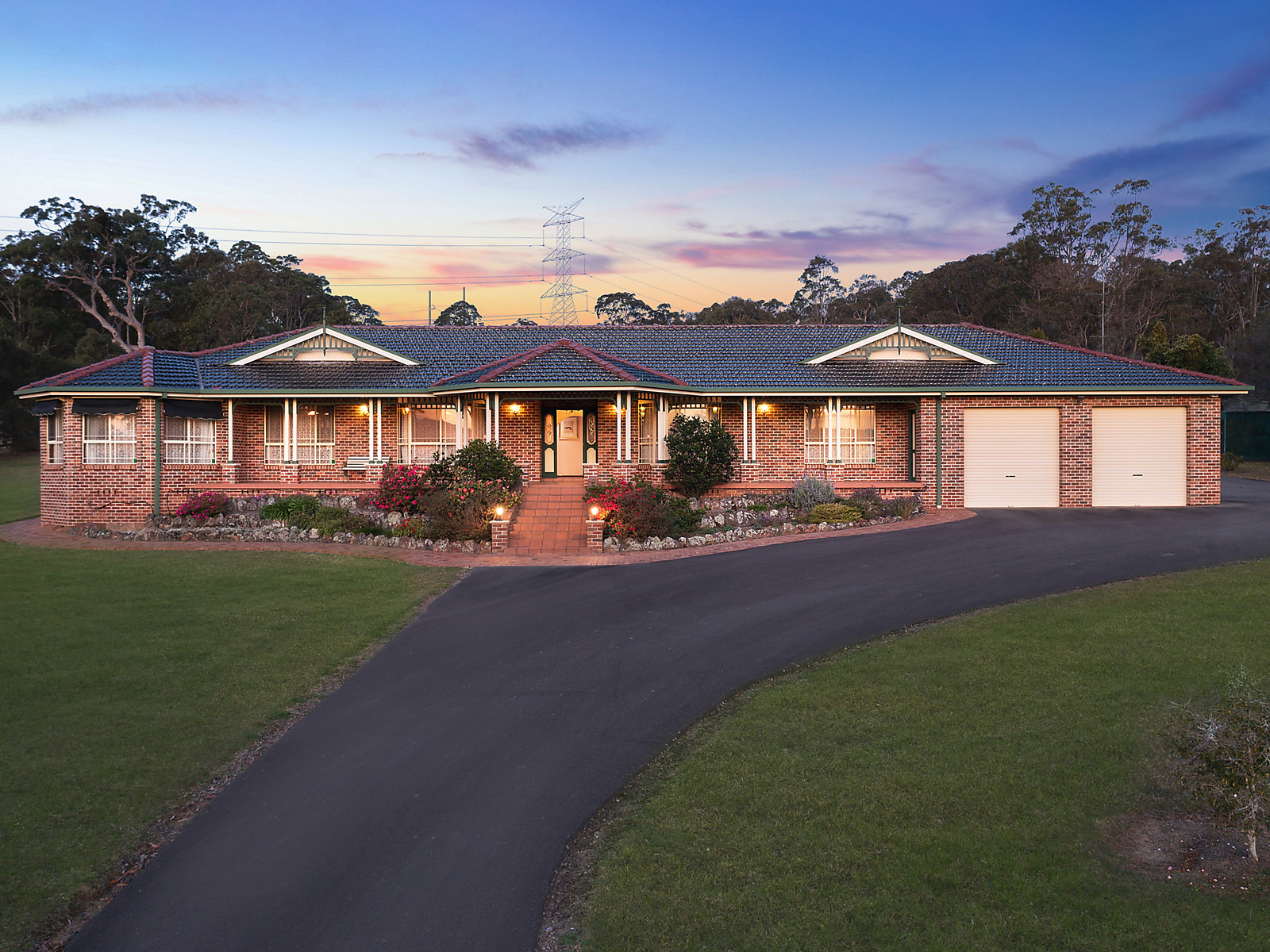 44 Larapinta Drive, Wyee Point 4 Bed House Private Treaty
