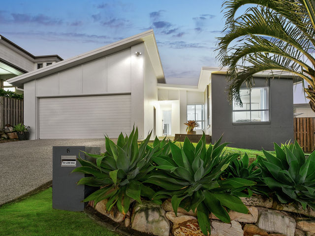 6 Maslin Chase Pacific Pines