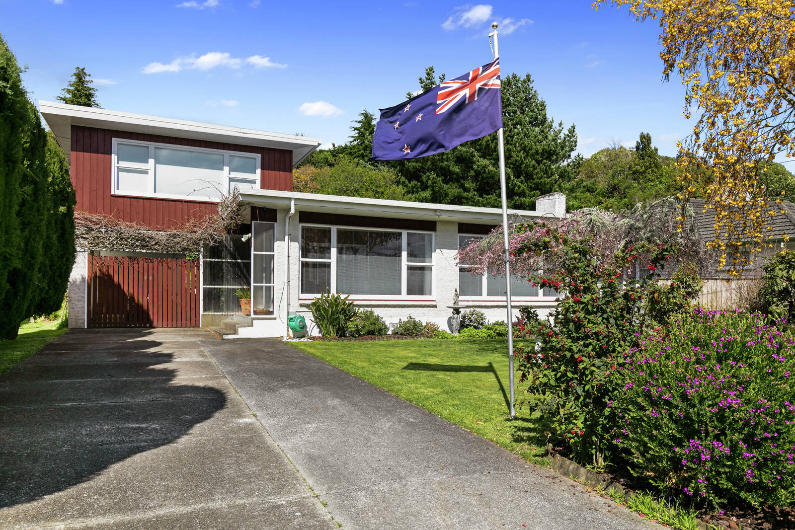 12 Hawthorn Crescent, Stokes Valley 5 Bed Lot Sale by Tender