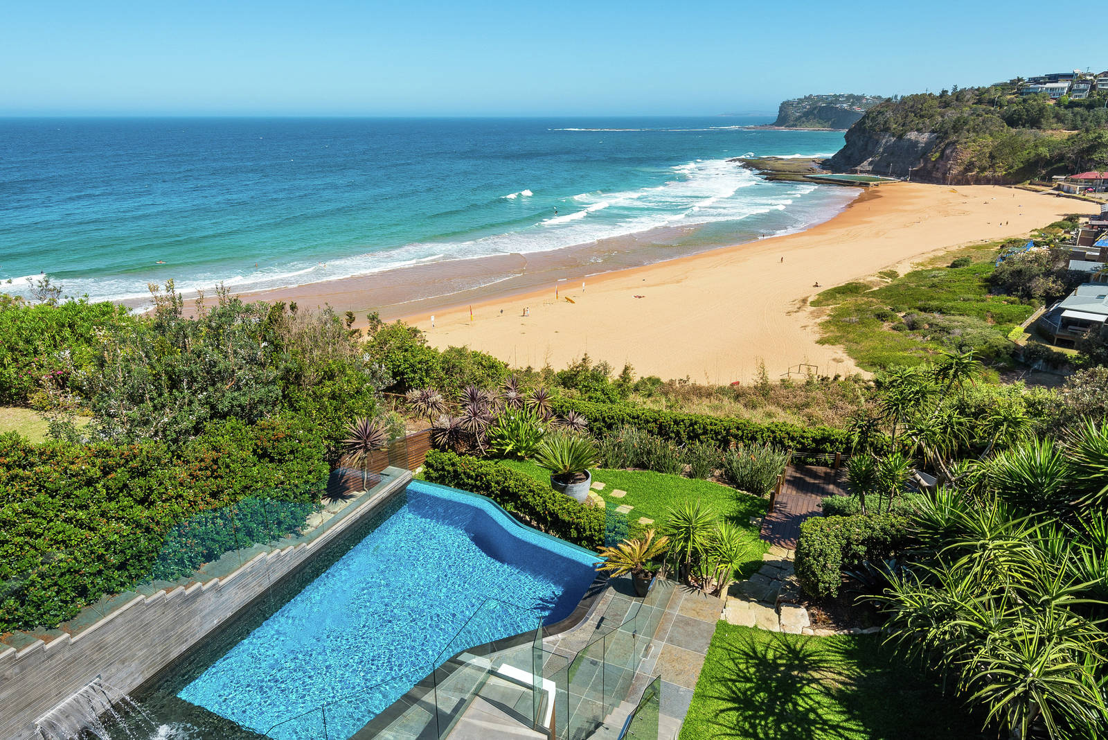 32 The Serpentine , Bilgola Beach 5 Bed House Private Treaty