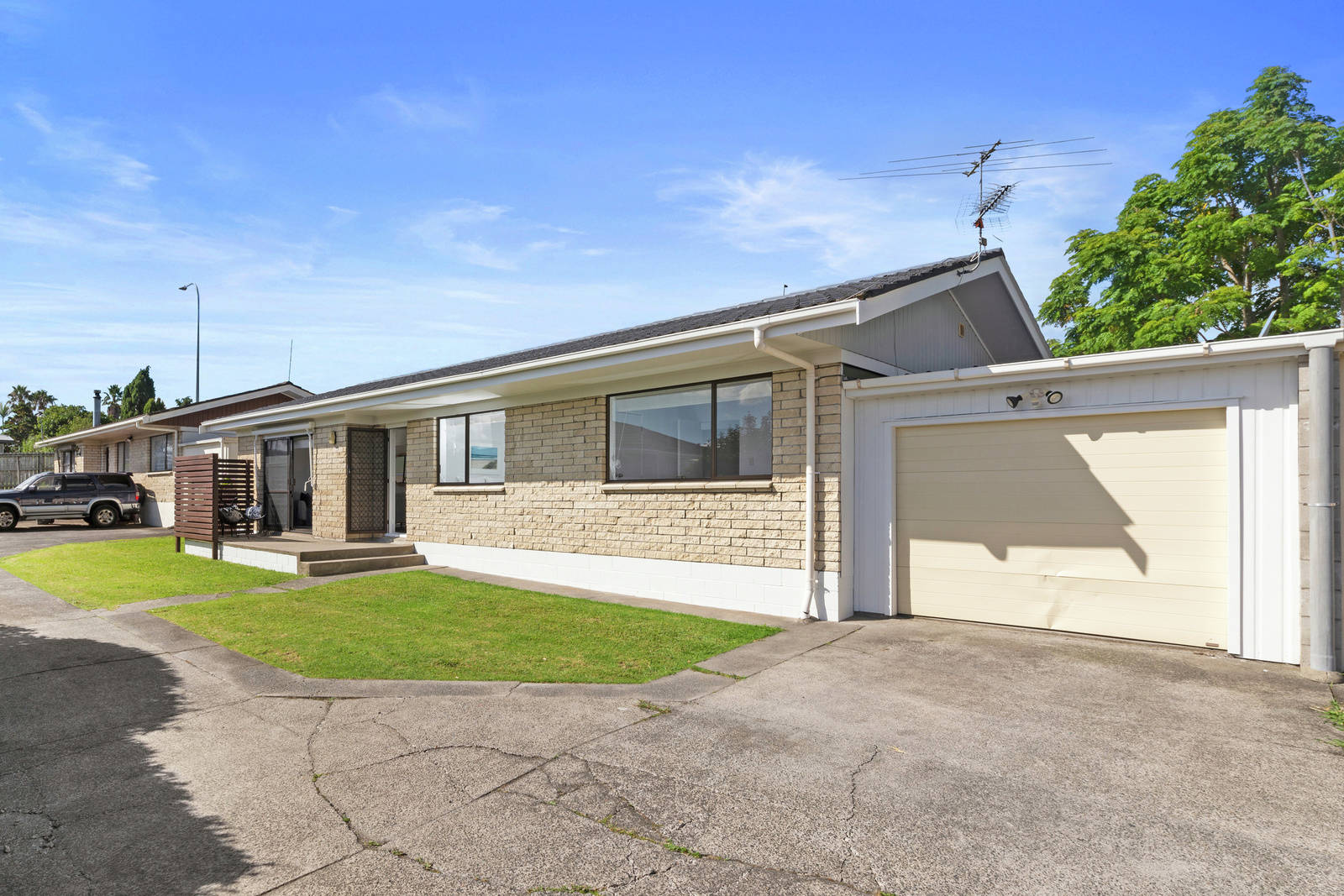 2/237 Edmonton Road, Te Atatu South 3 Bed Townhouse Private Treaty