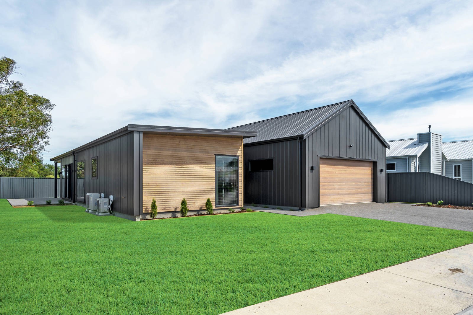 8 Duplex ideas | house design, modern house, facade house, image size:1600x1067