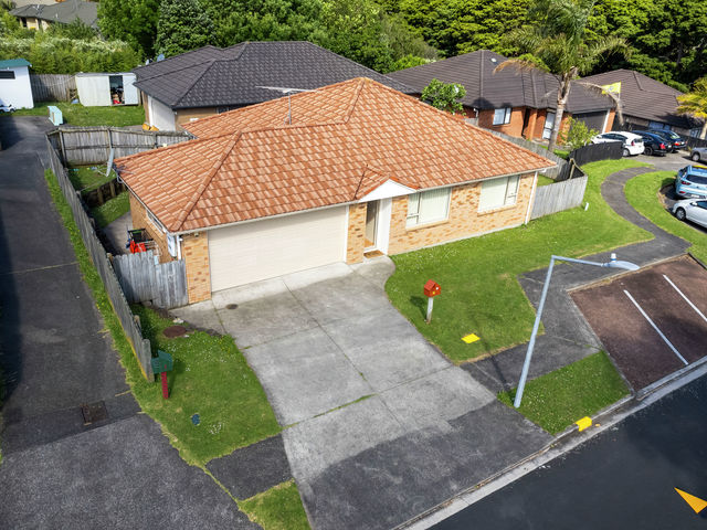 10 Richard Halse Drive The Gardens