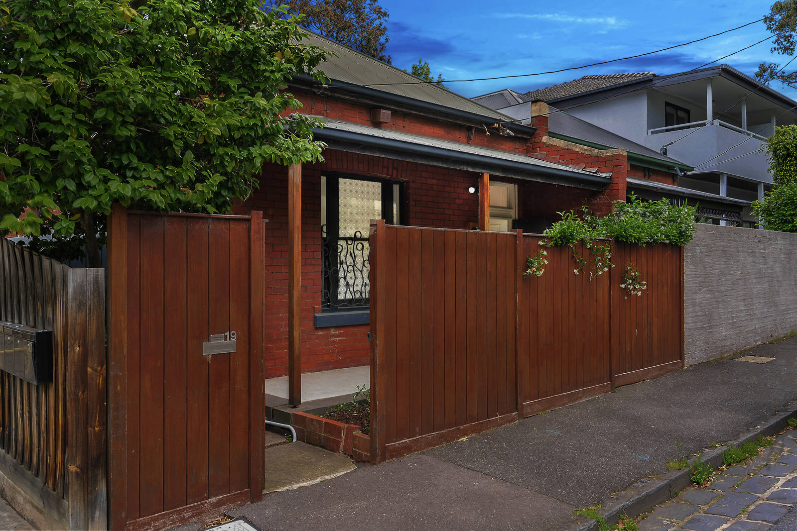 19 Waterloo Crescent, St Kilda 2 Bed House Withdrawn