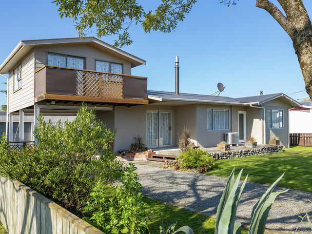 14 Oak Street Masterton District