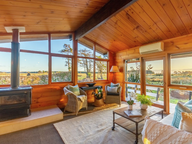 95 Dunns Avenue The Pines Beach