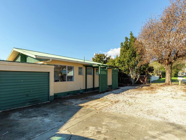 1 Maitland Avenue Stoke