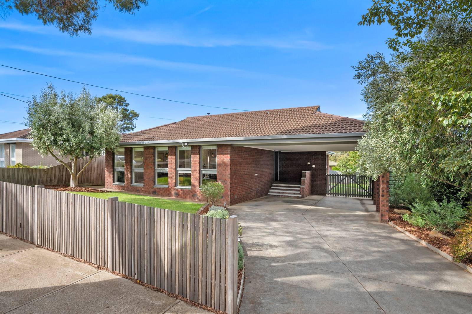 33 Cranmere Avenue, Belmont 3 Bed House Private Treaty
