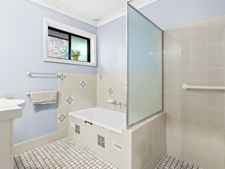 33 Hutchins Crescent Kings Langley
