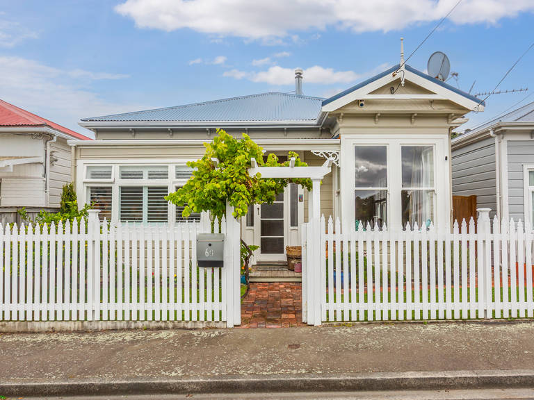 60 Stanley Street Berhampore