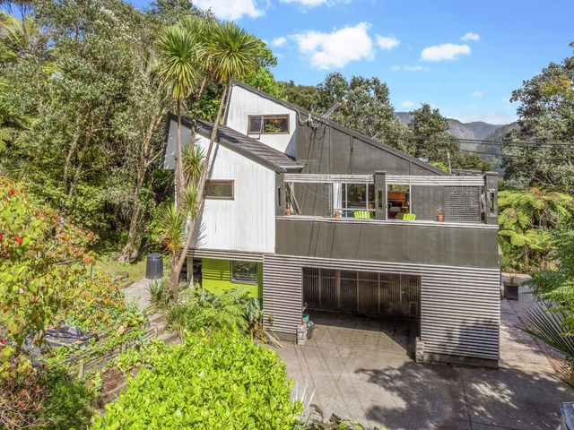 27 Ocean View Road Huia