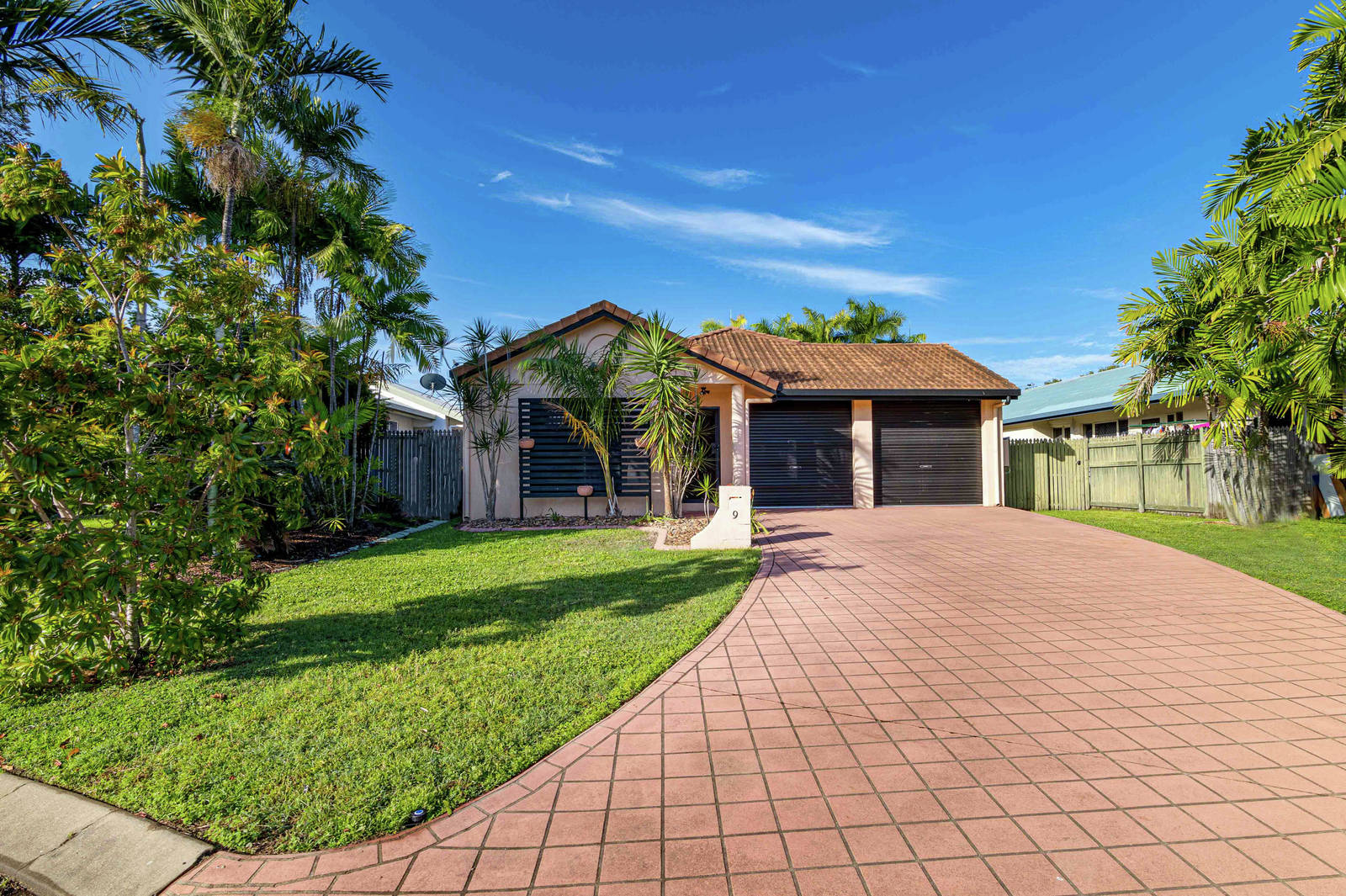 9 Cocos Place Kirwan 3 Bed House For Sale 9-cocos-place-kirwan-3-bed-house-for-sale