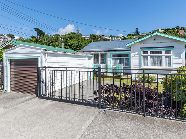 61 Tauhinu Road Miramar