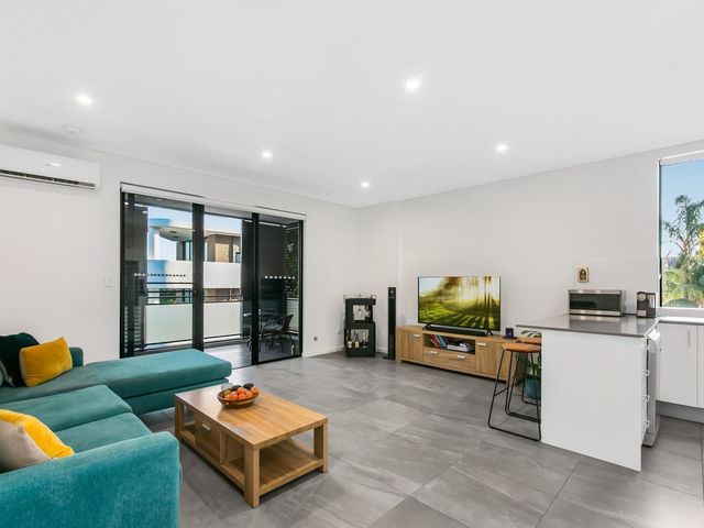 205/161 Great Western  Highway Mays Hill
