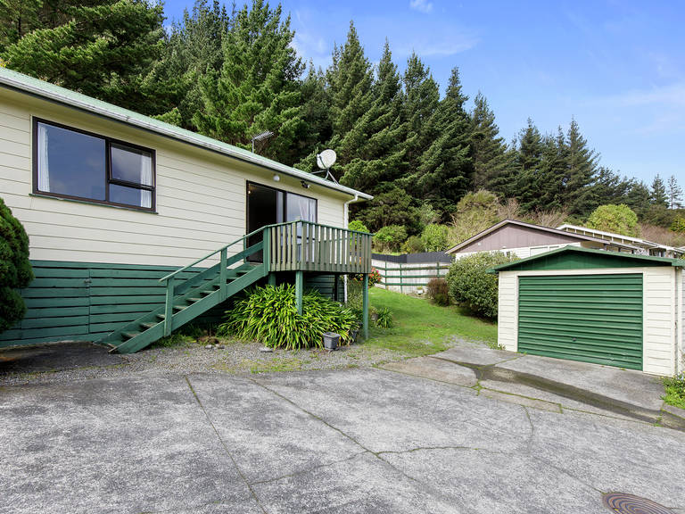 2/40 Trelawney Road Wainuiomata