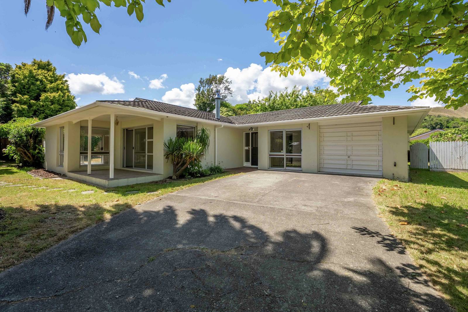 30 Fleetwood Grove, Waikanae 3 Bed House Sold after Auction