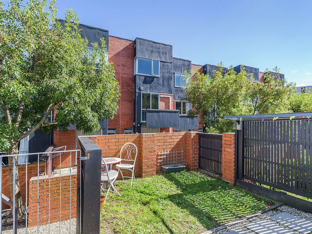2/120 Rintoul Street Newtown