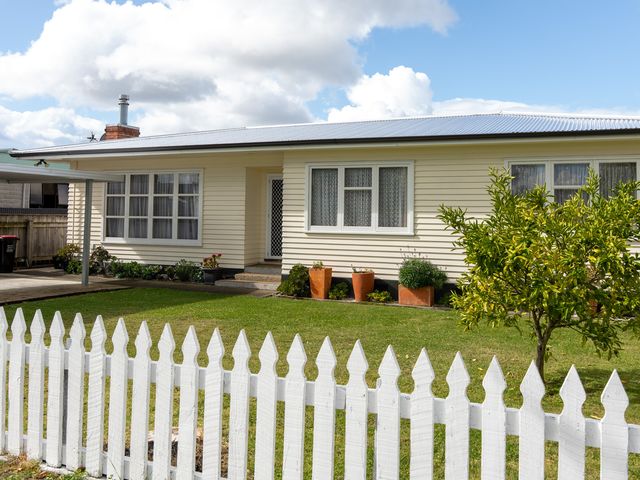 812 Ferguson Street Akina