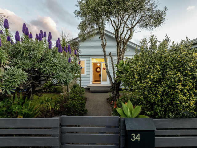 34 Puru Crescent Lyall Bay