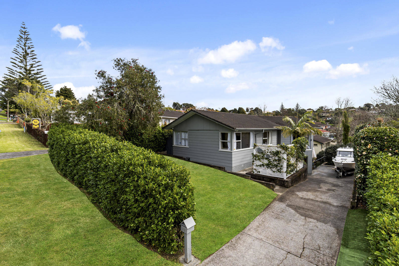 11 Hewlett Road, Massey