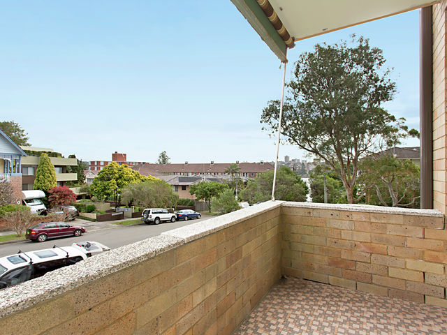 3/15 Stuart Street Manly