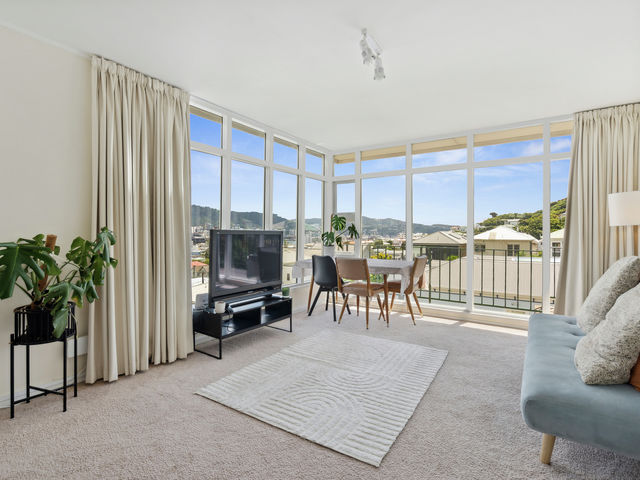 8/2 Scarborough Terrace Mount Victoria
