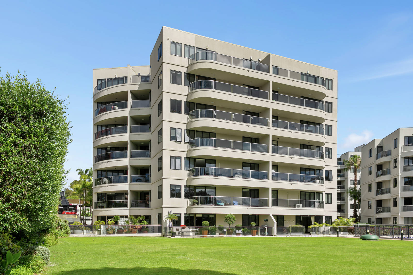 1D/173 Hurstmere Road, Takapuna 3 Bed Apartment Private Sale