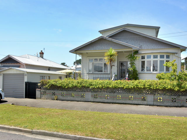 17 Crest Street Tainui